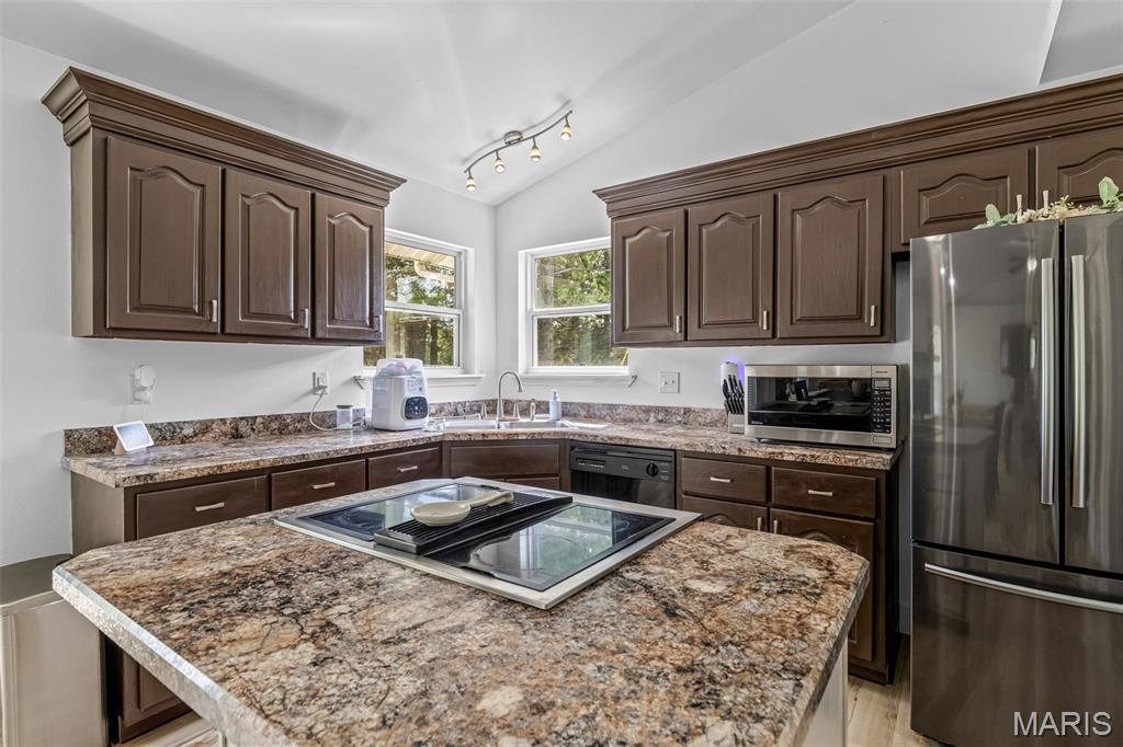 Lake Forest Estates - Residential