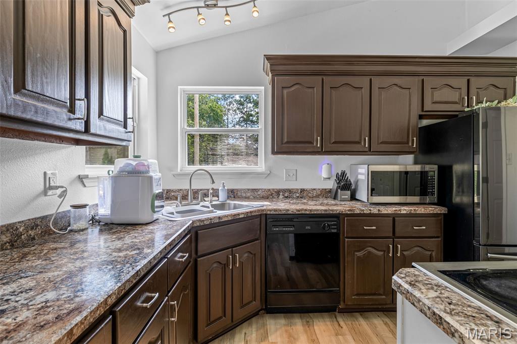 Lake Forest Estates - Residential