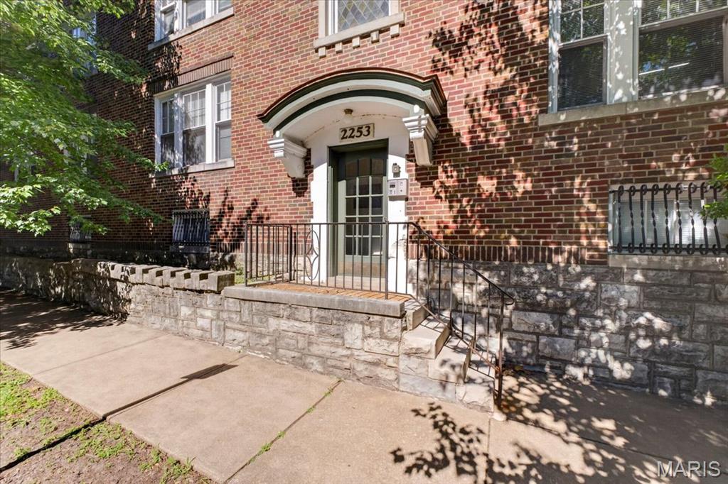 Shenandoah Condominium - Residential