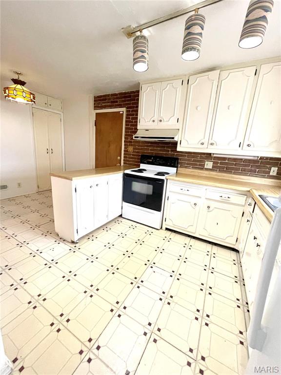 WEATHERSTONE - Residential Lease