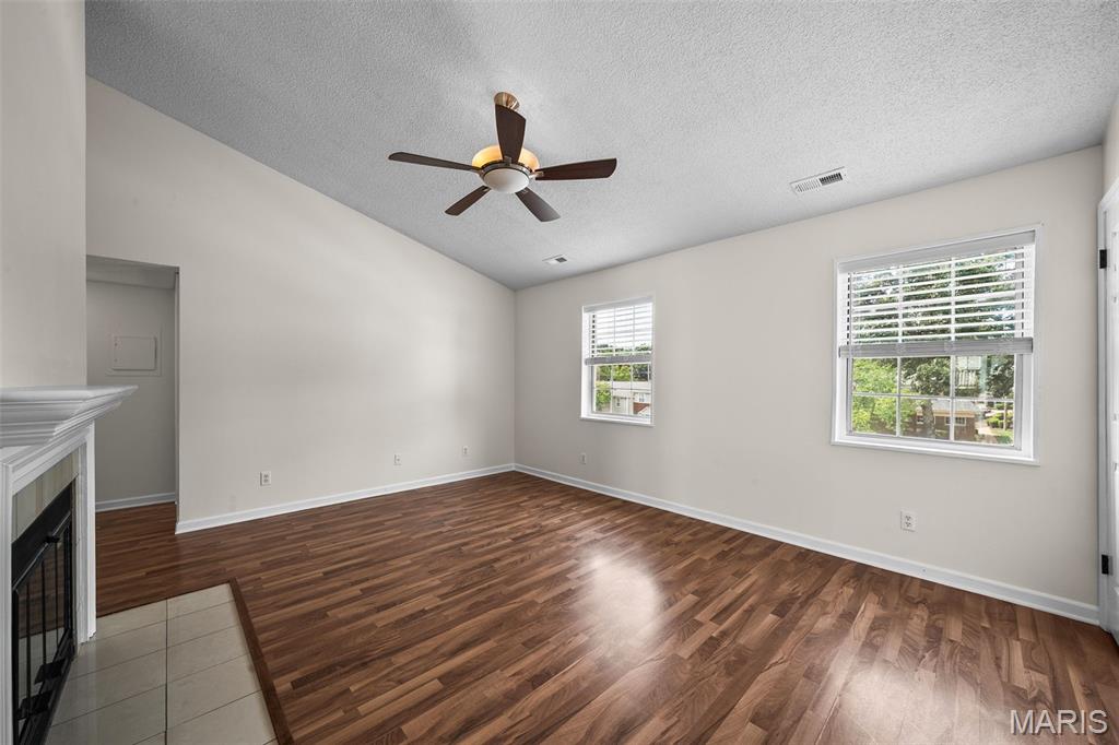 Brentwood Forest Condo Ph Seven - Residential