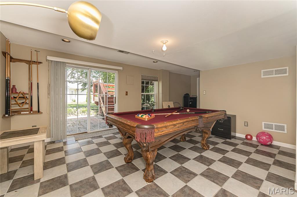 Est Of Fairfield Manor #1 - Residential
