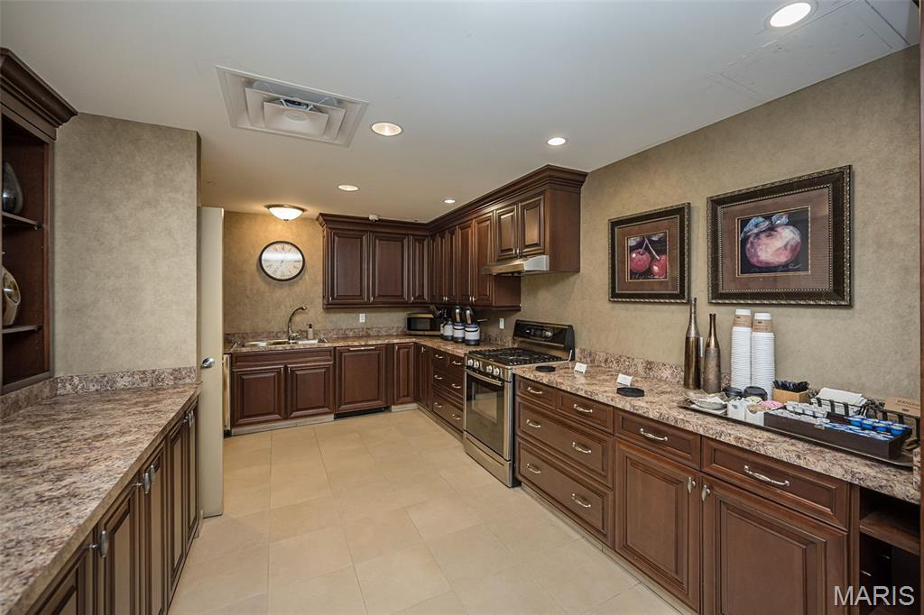 Park Plaza Residential Condo - Residential