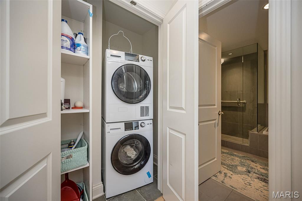 Park Plaza Residential Condo - Residential