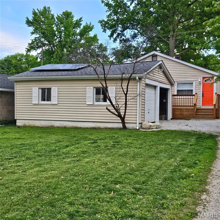 Move-in ready and packed with value, this charming 3-bedroom, 1-bath home offers the perfect blend of classic character and modern updates. Step inside to a bright, inviting floor plan filled with natural light, creating a warm and welcoming atmosphere from the moment you enter.
Enjoy peace of mind with a new roof (2024), upgraded R-49 attic insulation, and solar panels that will be PAID IN FULL by the seller at closing—giving the new owner immediate energy savings with no remaining solar loan or lease obligation. The kitchen has been refreshed with updated cabinet finishes, while the newly added gravel driveway enhances curb appeal and provides convenient access to the spacious detached two-car garage, offering plenty of room for vehicles, storage, or a workshop.
Situated on a level lot in an established Edwardsville neighborhood, this home is conveniently located near shopping, restaurants, parks, schools, and major commuter routes. Whether you're a first-time homebuyer, looking to downsize, or searching for an investment opportunity, this home checks all the boxes with its combination of updates, efficiency, location, and value.
Don't miss your opportunity to own an energy-efficient, move-in-ready home with major improvements already completed!