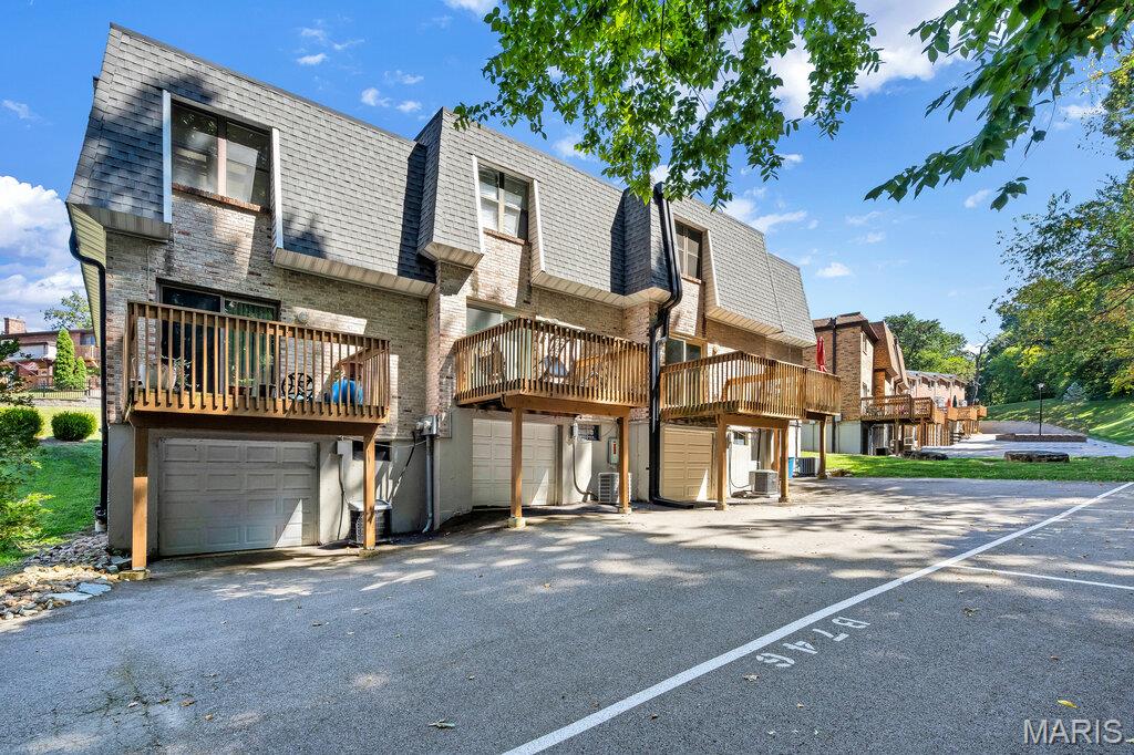 Oakville Commons Condo - Residential