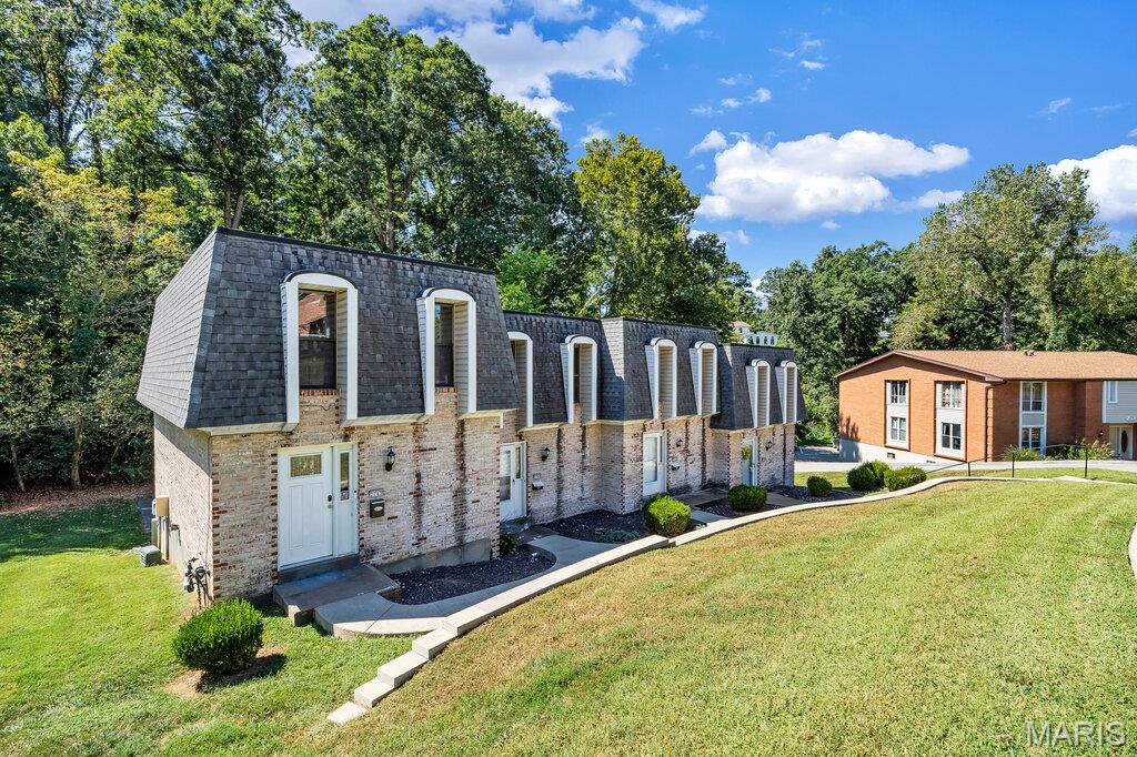 Oakville Commons Condo - Residential