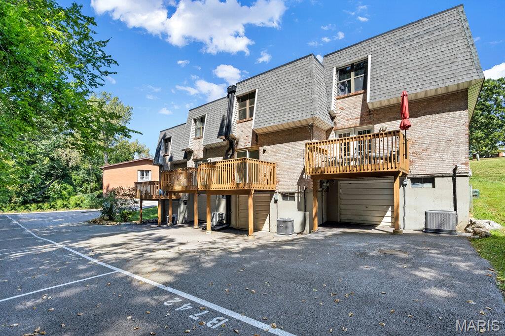 Oakville Commons Condo - Residential