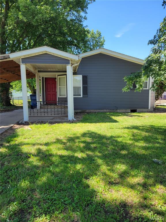 MOTIVATED SELLER!!! This 3 bedroom 2 bathroom manufactured home offers over 1,400 square feet of living space on a quiet street, conveniently located near schools, shopping, transportation, parks, and a golf course—all just minutes from St. Louis. Perfect for home owners or as an investment property.
Seller of this fixer-upper property has many major projects already completed, including:   - New roof and air conditioner (2023)  - Updated electrical system.  - New siding.  Fresh paint in most rooms.  The interior features a large, open-concept living and dining area with laminate flooring, a breakfast nook, and a utility room with washer/dryer hookups. Large windows throughout provide ample natural light. Outside, you will find a fenced-in backyard with a shed and a carport that accommodates three to four vehicles.
While several projects still need completion—specifically in the 2 bathrooms and flooring in kitchen, among other smaller finishing repairs. The sellers are leaving tile purchased for the flooring and the remaining laminate flooring in the sale. Call today for a showing. Property sold "AS IS" Sellers to make no repairs. Inspections are for information purposes only.