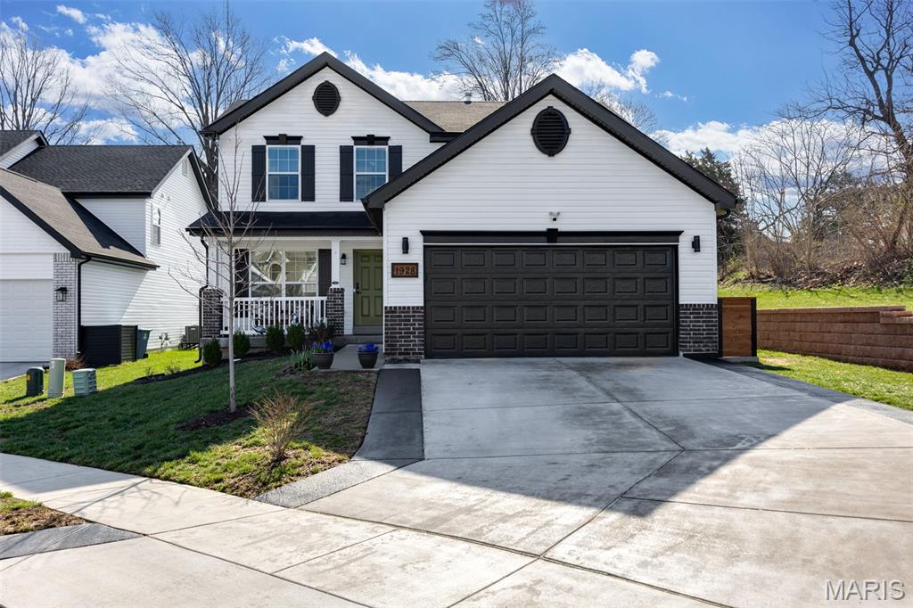 Lions Chase - Residential