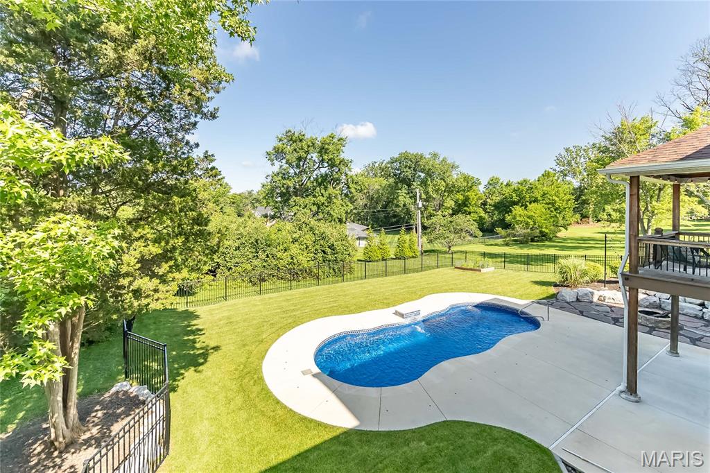 Ladue Meadows - Residential