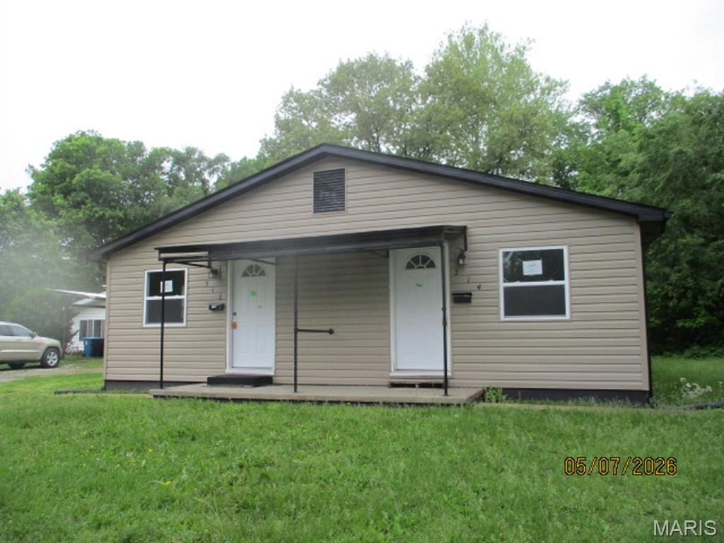 LOOKING FOR AN INVESTMENT PROPERTY THAT IS READY TO RENT? OR MAYBE LIVE IN ONE SIDE AND RENT OUT OTHER? THIS ONE IS MOVE IN READY WITH 2 BEDROOMS, 1 BATH IN EACH UNIT. SEPERATE ENTRANCE AND EXIT WITH STORAGE SHED ATTACHED TO BACK OF EACH UNIT. 

Agents must register as a User, enter the property address, and click on “Start Offer”. This property may qualify for Seller Financing (Vendee). If Property was built prior to 1978, Lead Based Paint Potentially Exists.

BUYER TO VERIFY ALL MLS INFORMATION INCLUDING BUT NOT LIMITED TO SQ. FT, TAXES, ROOM SIZE, ROOM COUNT, SCHOOLS, ETC...