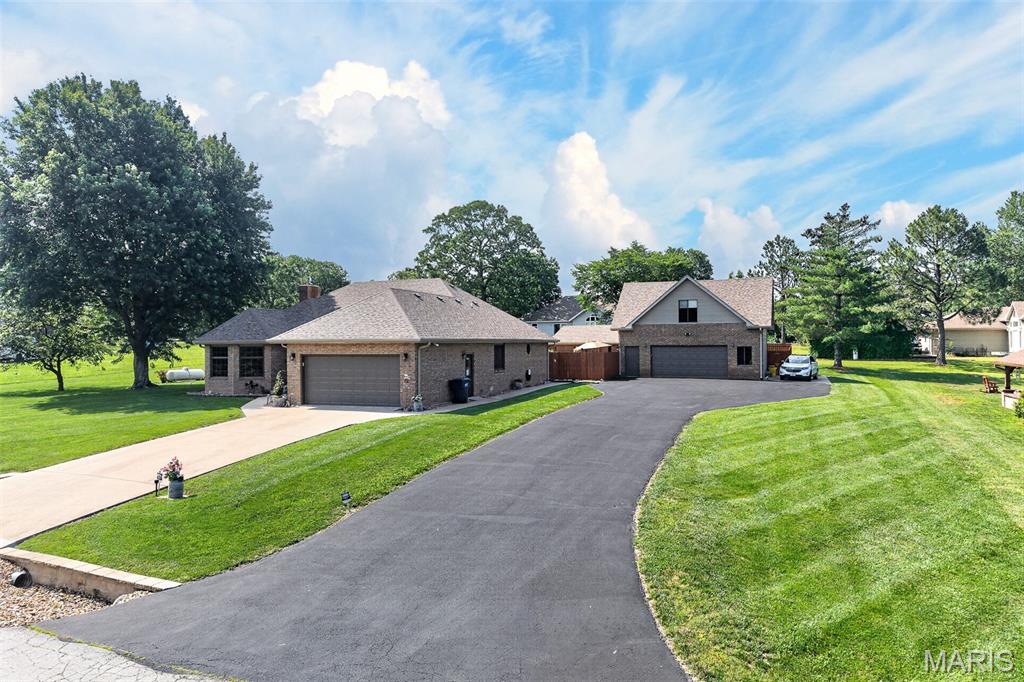 Lake Shore Estate - Residential