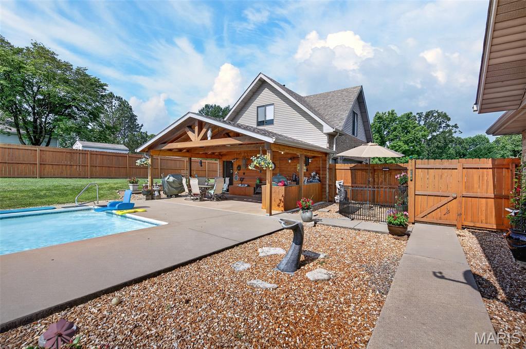 Lake Shore Estate - Residential