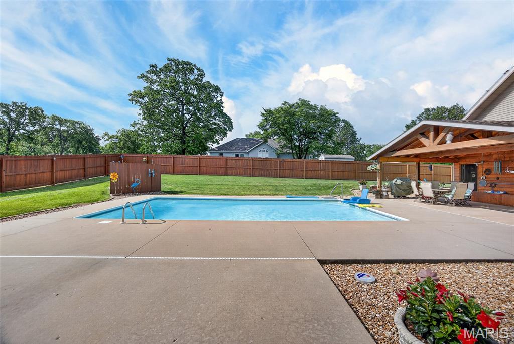 Lake Shore Estate - Residential