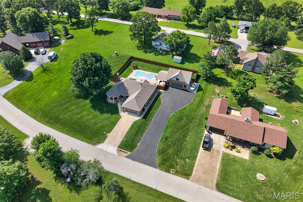 Lake Shore Estate - Residential