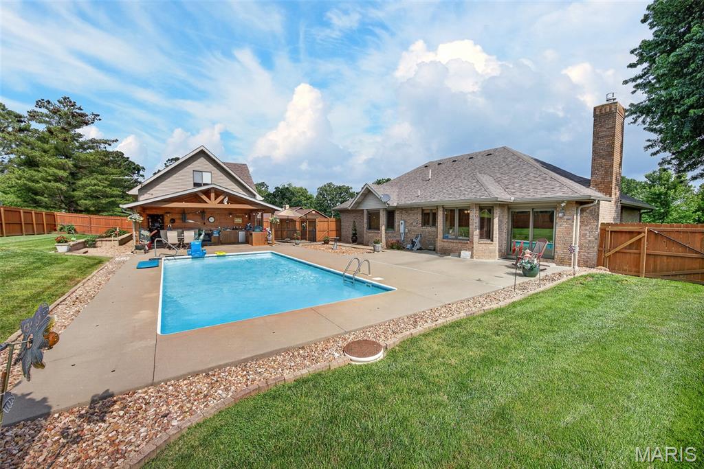 Lake Shore Estate - Residential