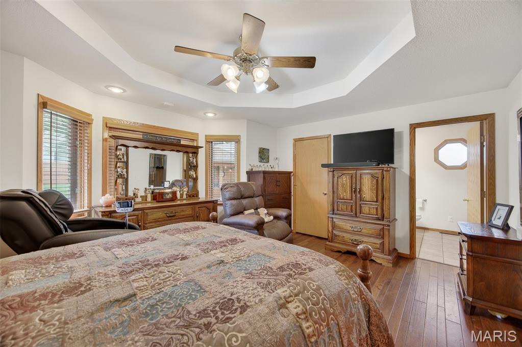 Lake Shore Estate - Residential