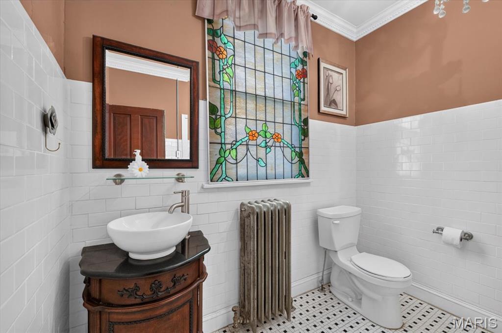 City/Stcharles - Commercial Sale
