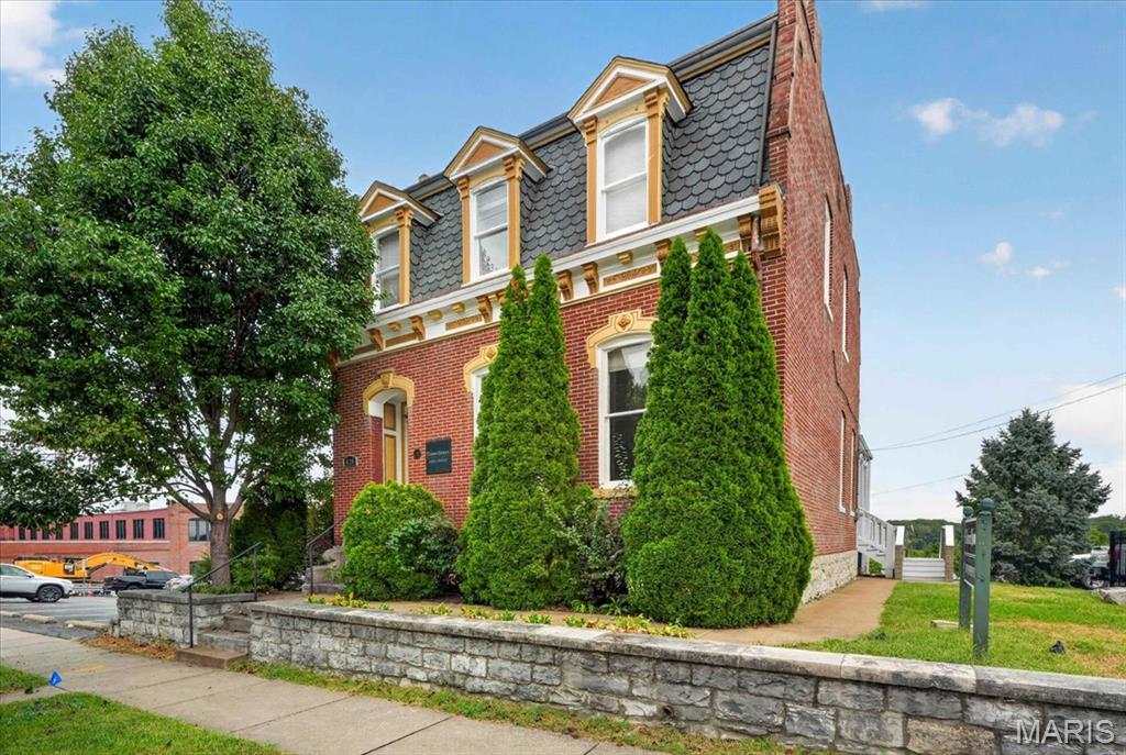 City/Stcharles - Commercial Sale