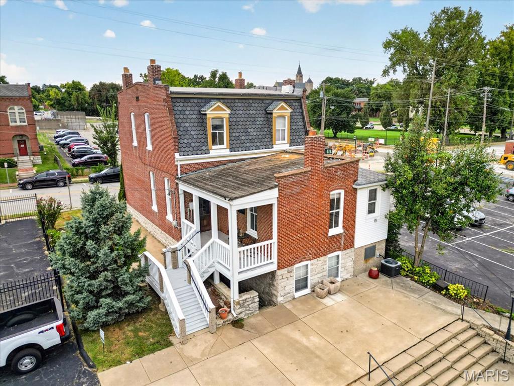 City/Stcharles - Commercial Sale