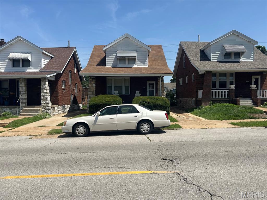 Charming 2 bedroom, 1 bathroom home nestled in a desirable Clifton Heights neighborhood.  This cozy home boast original charm and character, with the added bonus of stain glass windows and wood floors.