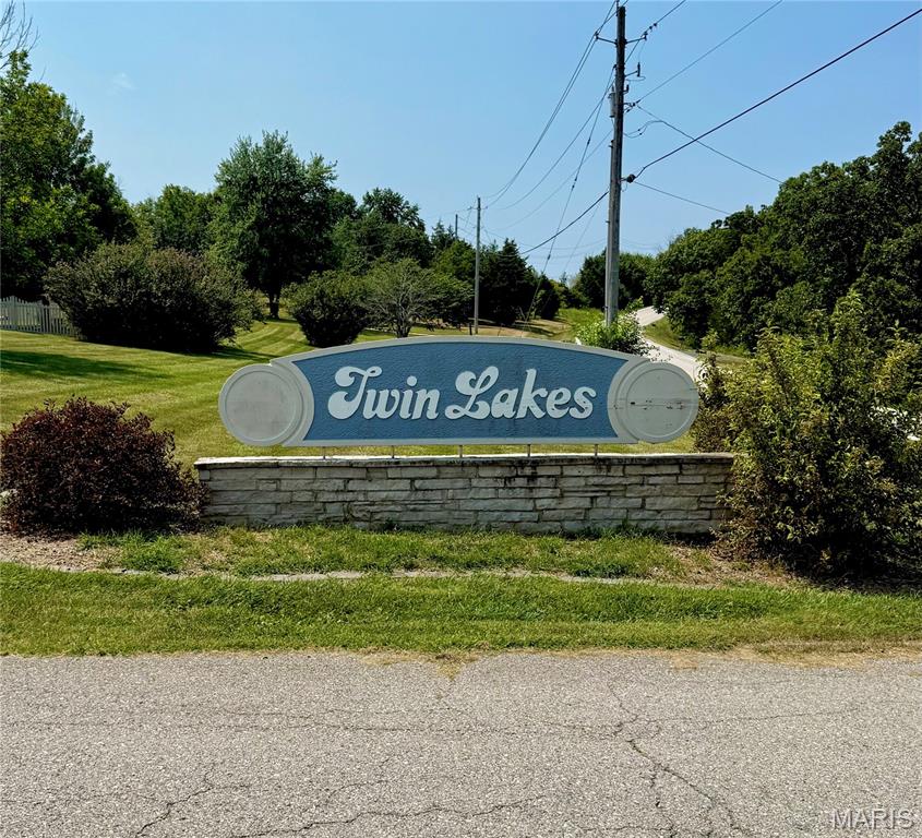 Twin Lakes - Land