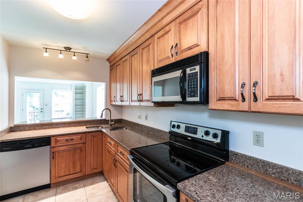 Morningside Twnhs Condo Ph - Residential
