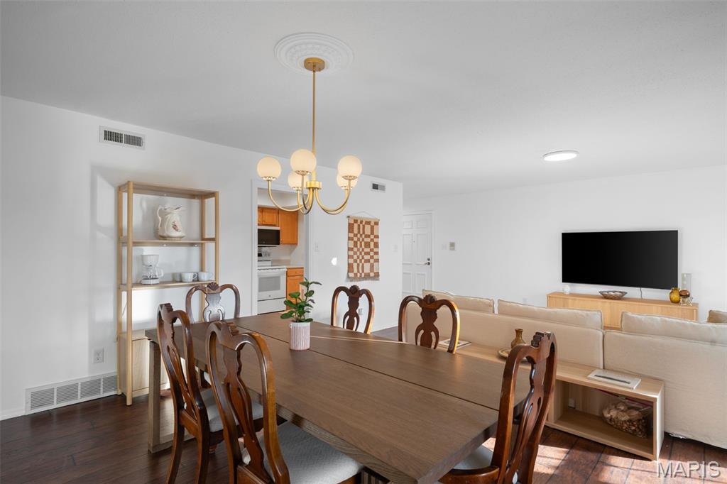 Cambridge Courts Condo - Residential