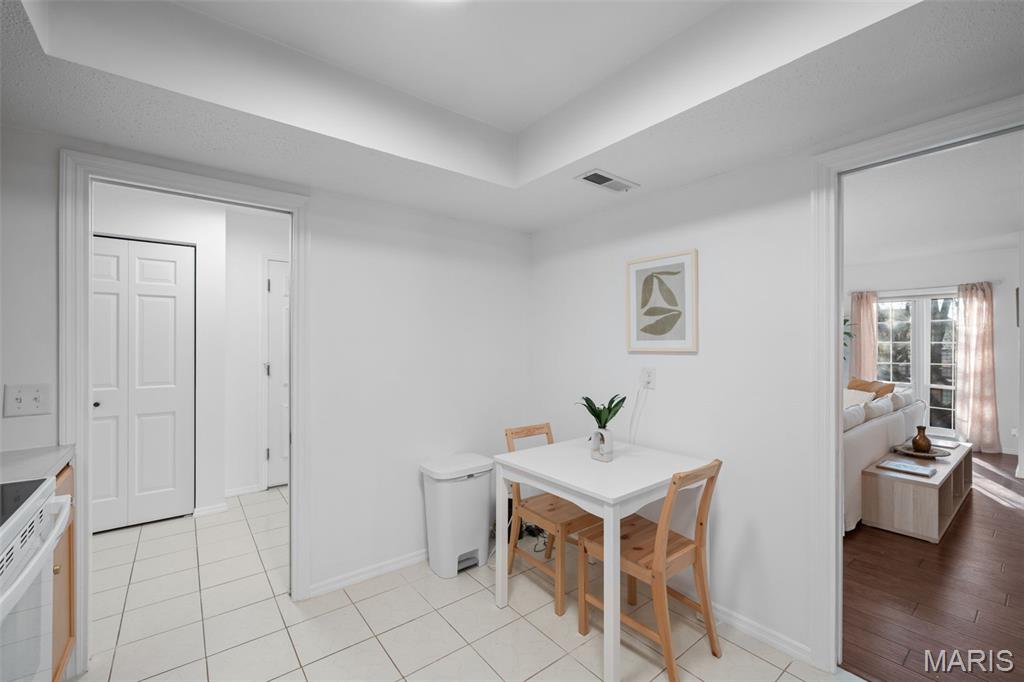 Cambridge Courts Condo - Residential