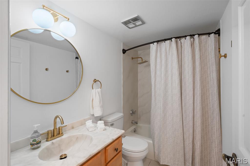 Cambridge Courts Condo - Residential