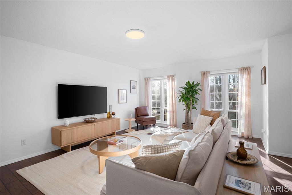 Cambridge Courts Condo - Residential