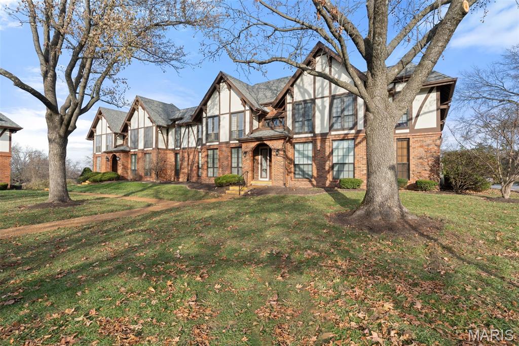 Cambridge Courts Condo - Residential