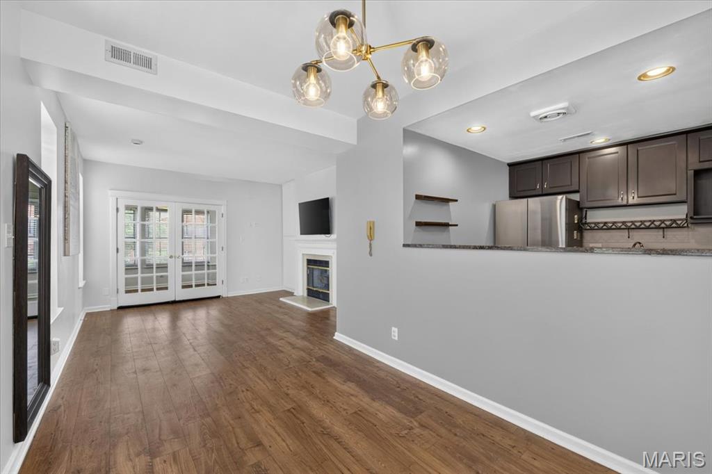 Debaliviere Place West Ph 01-C - Residential