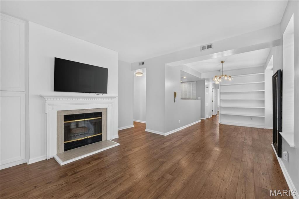 Debaliviere Place West Ph 01-C - Residential