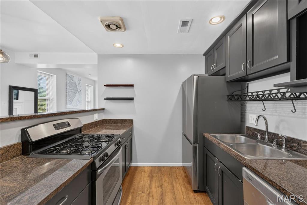 Debaliviere Place West Ph 01-C - Residential