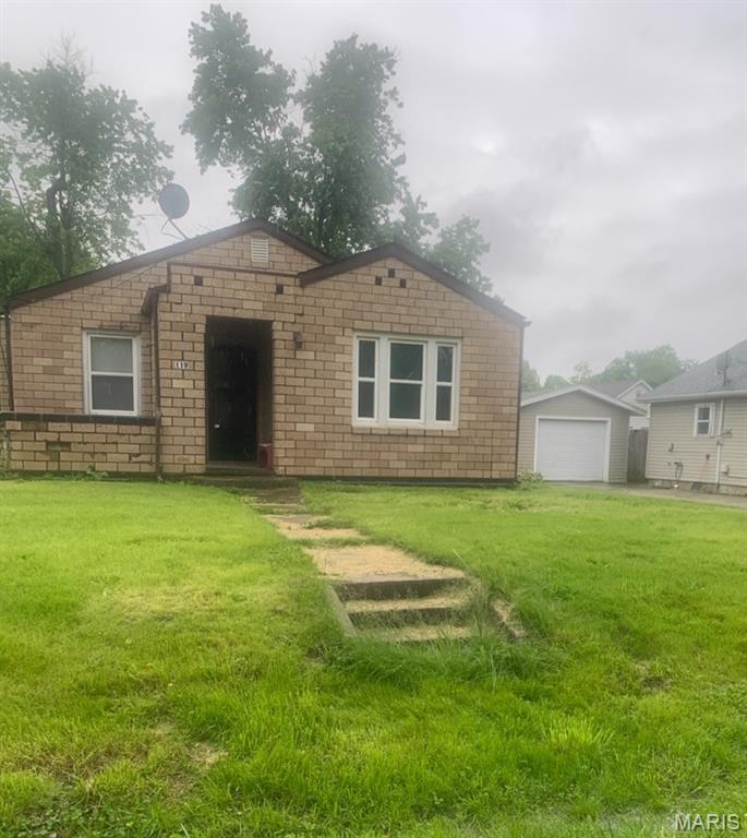 2 bedroom ranch includes 980sq ft of living space.