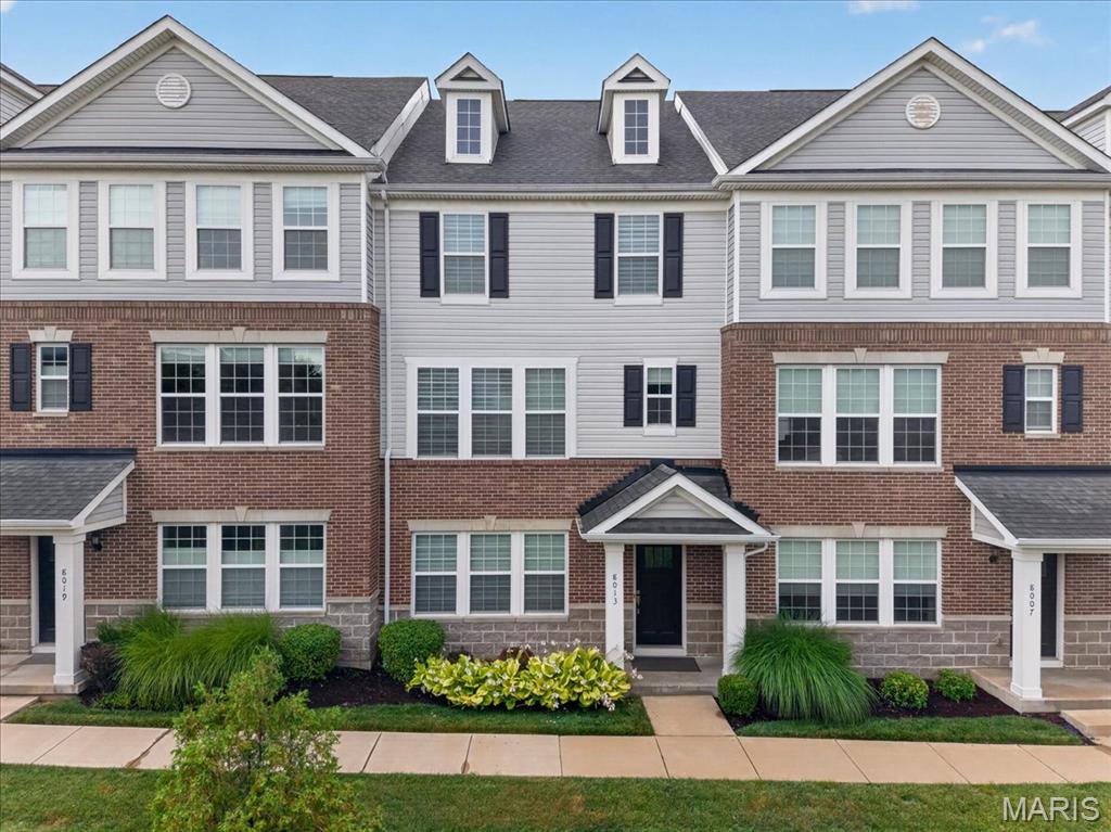 Central Park Townes Amd - Residential Lease