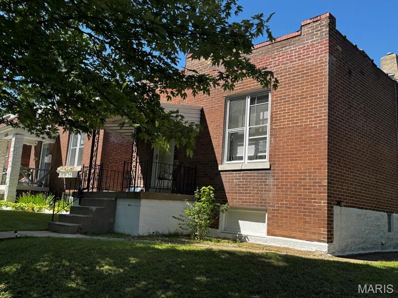 SHORT SALE: Property sold "as-is" in current condition.  No repairs, warranties, disclosures, or inspections provided by seller.  All offers subject to lien holder(s) approval.  Buyer proof of funds or pre-qual letter and addendum to contract is required.  Submit all offers on Special Sales Contract with Rider.  Needs TLC,  not updated, needs plumbing work, some roof issues, careful on the deck, appliances unknown.