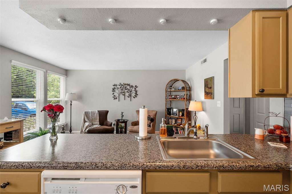 Greenbriar Condo - Residential