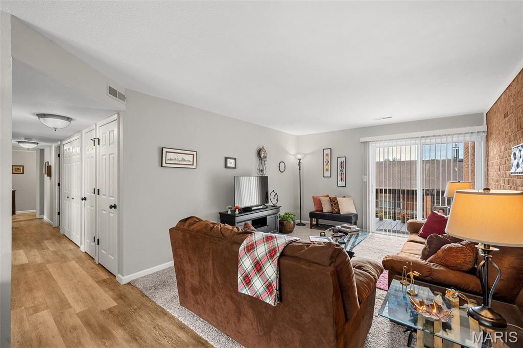 Greenbriar Condo - Residential