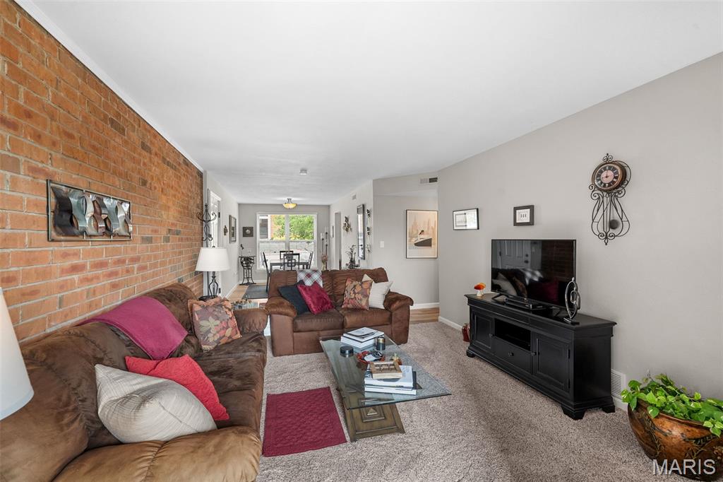 Greenbriar Condo - Residential