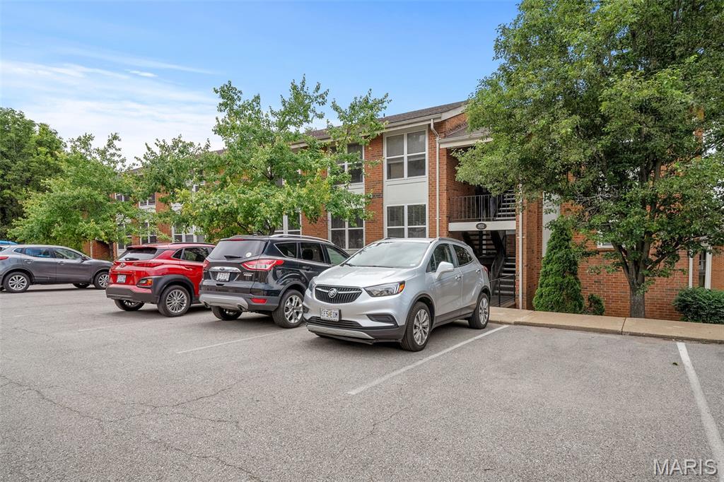 Greenbriar Condo - Residential