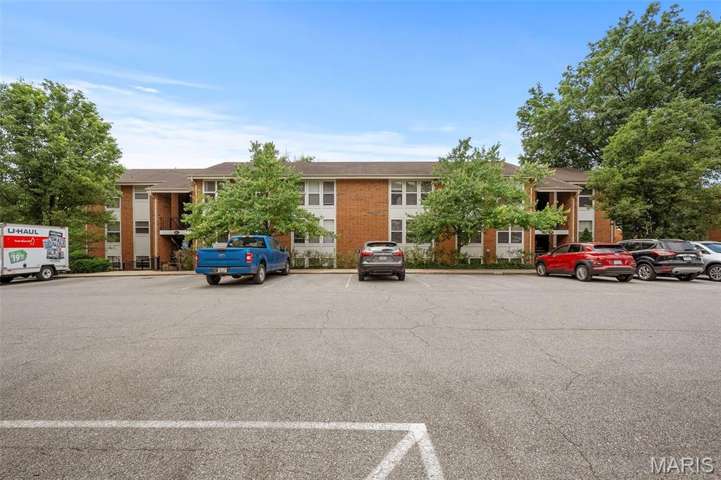 Greenbriar Condo - Residential