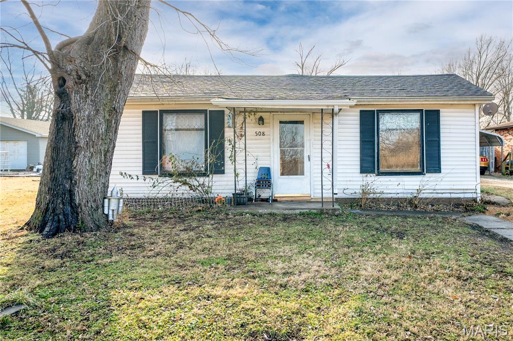 This property may qualify for a 5k grant from multiply lenders. Ask your favorite agent to check out this program for you. Ranch style home in Mitchell, many updates, great starter or down size home. Owner has installed new roof 2025, some new gutters 2025 and in 2023 new shower enclosure new toilet and new vanity. Then installed 6 ft wooden privacy fence around back. Built in corner china cabinet, main level laundry/ electric dryer, 6x10 shed. Don't miss this one!