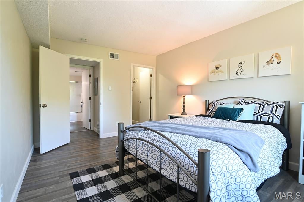 Oakville Commons Condo - Residential