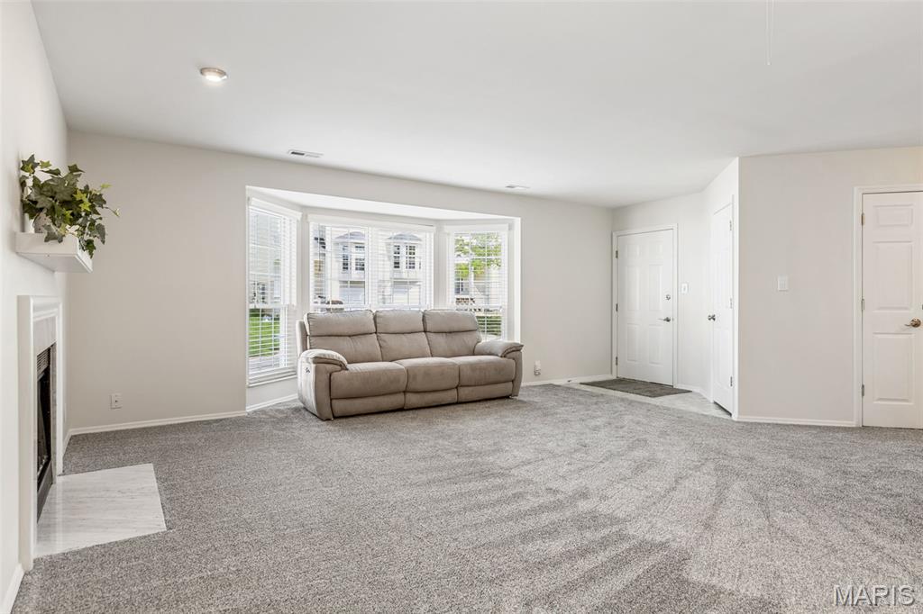 Spring Hill Farm Condo 14th - Residential
