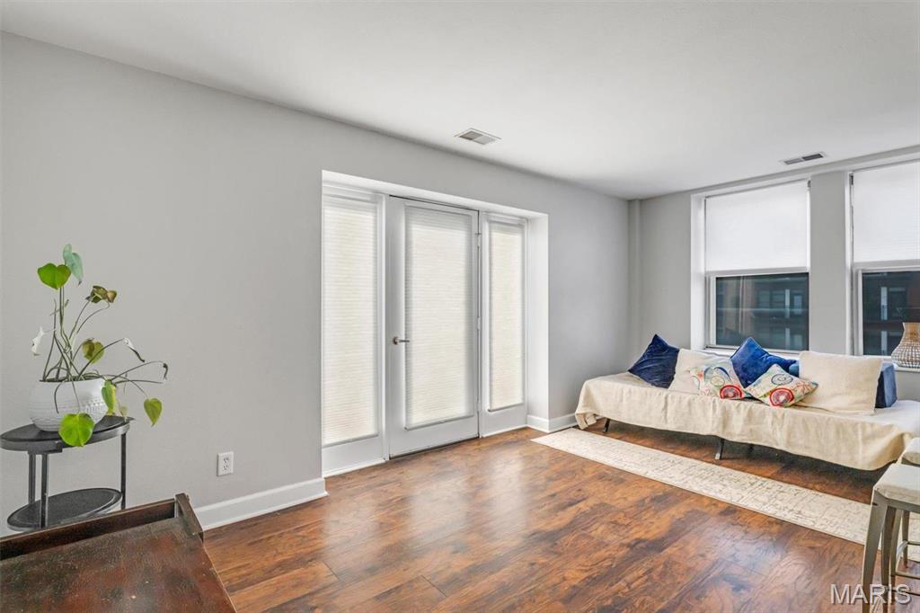 5330-5360 Pershing Condo - Residential