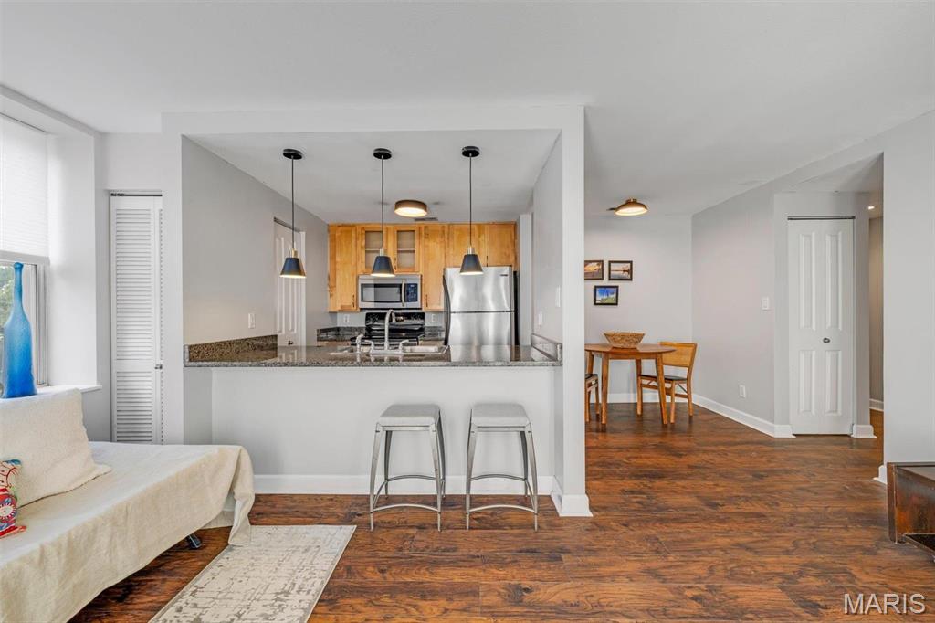 5330-5360 Pershing Condo - Residential