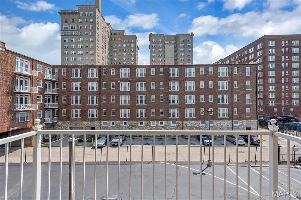5330-5360 Pershing Condo - Residential